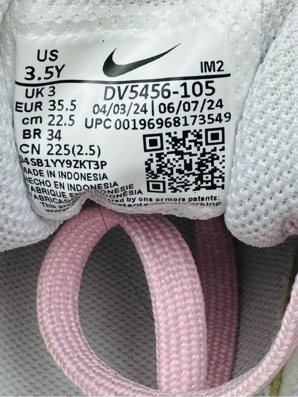 Nike Court Borough Low Recraft GS. White/ Pink. Youth size 3.5. Great condition.